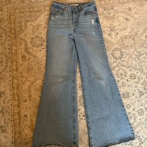 LEVIS Ribcage Bell Jeans